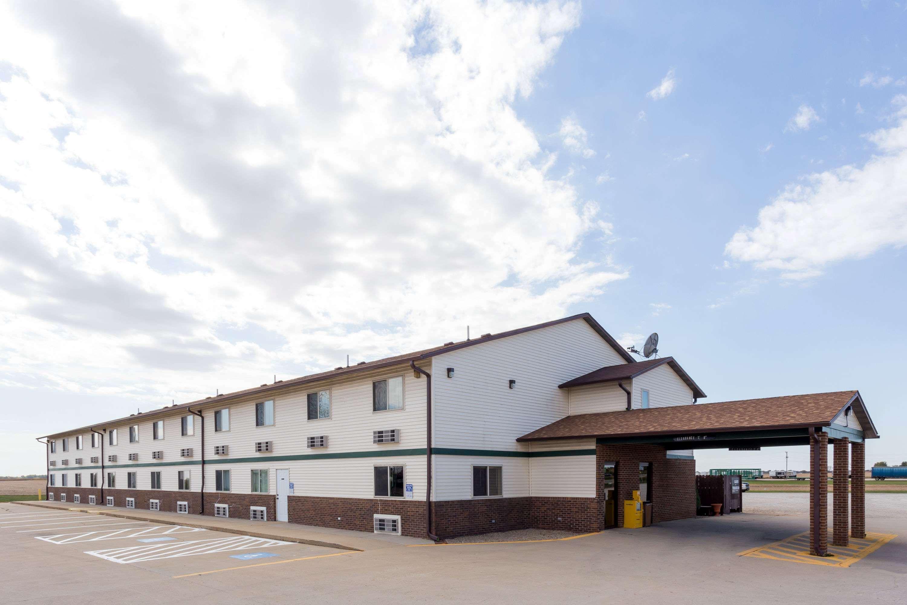 מלון Super 8 By Wyndham Mendota I-39 מראה חיצוני תמונה